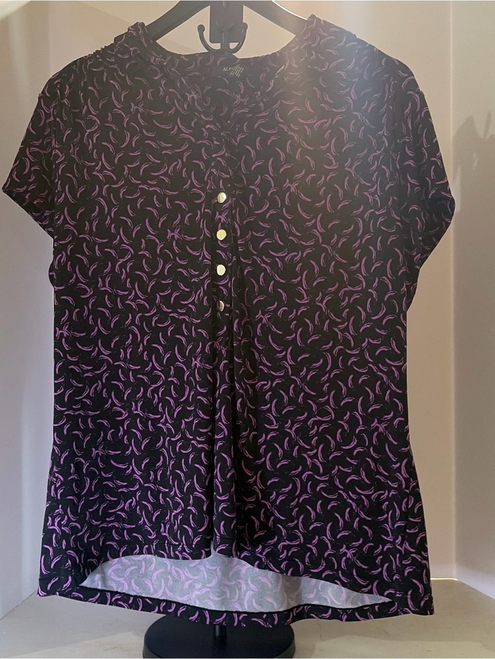 Women's Black & Purple Printed Short Sleeve Top